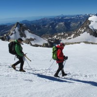 Saliti sul ghiacciaio del Laveciau si scende sul ghiacciaio del Gran Paradiso verso il Rifugio Vittorio Emanuele...