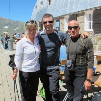 Sulla terrazza del rifugio. Con il battesimo del quattromila è nata una nuova passione per la montagna