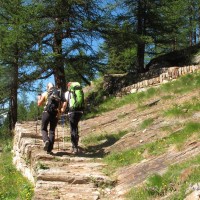 Dopo il duro allenamento sulla Punta Tersiva, Fabio, Abele Blanc e Luisa Vuillermoz sono pronti per una nuova avventura: si parte per conquistare il Gran Paradiso! 